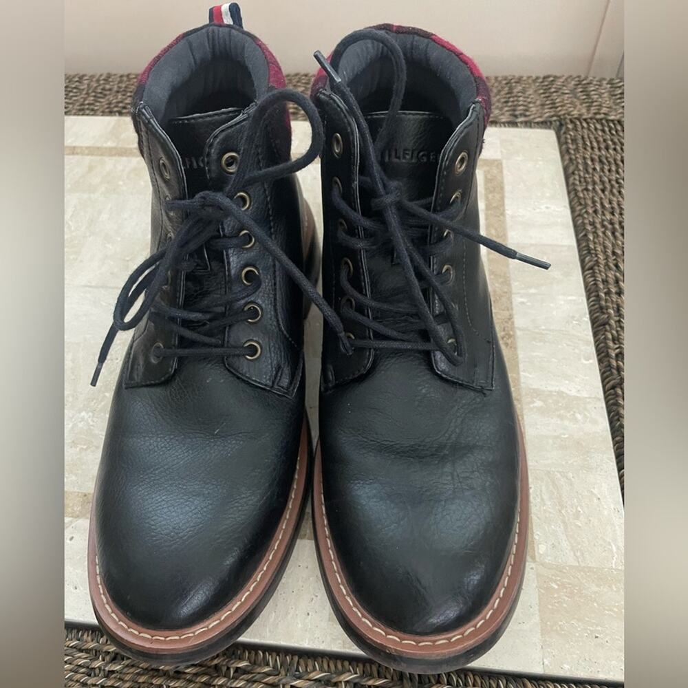 Tommy Hilfiger men’s lace up boot